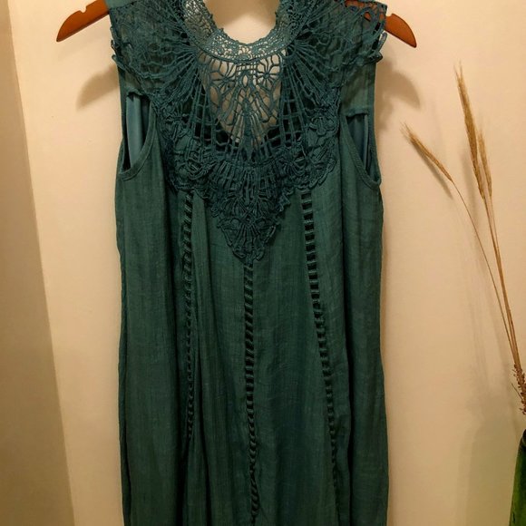 Dress - Picture 1 of 4